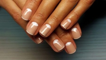 Beige at white manicure: nakamamanghang mga ideya ng disenyo at palamuti