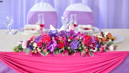 Pag-aayos ng bulaklak sa mesa ng kasal: mga tampok, mga tip sa disenyo at pagkakalagay
