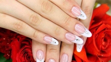 Pranses manicure na may rhinestones: disenyo ng mga ideya at mga kumbinasyon ng kulay