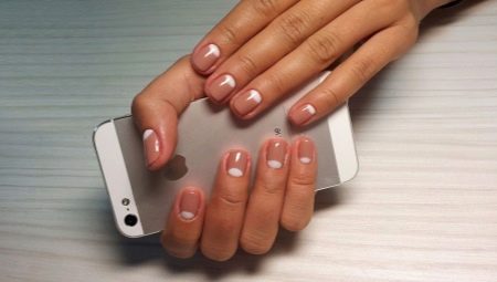 Gel Polish para sa mga maikling kuko