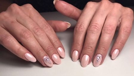 Beautiful manicure with dust: what is it, ideas of design and technology of performance
