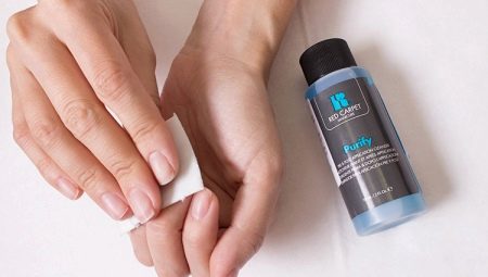 Kailangan ko bang alisin ang malagkit na patong mula sa base bago ilapat ang gel polish?
