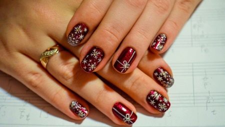Ang mga orihinal na ideya para sa paglikha ng manicure gel varnish ng taglamig