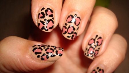 Mga tampok at pamamaraan ng pagpapatupad ng leopard manicure