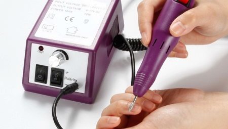 Mga gadget ng manikyur: mga uri, pagpili at paggamit