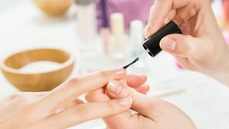 Base para sa mga kuko: mga uri, mga tip sa pagpili at paggamit