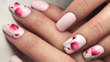 Manicure na may mga kulay: mga ideya at diskarte sa disenyo