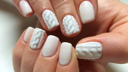 Manicure sa shades ng pulbos