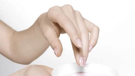 Nail masks: what it is and how to use them?