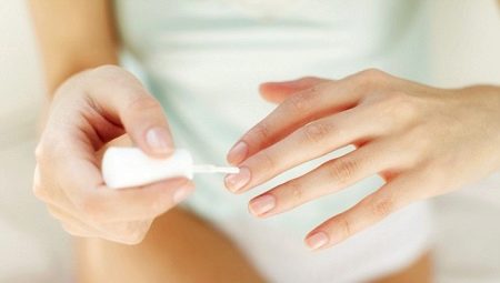 Strengthening nail polishes: types, tips on choosing and using