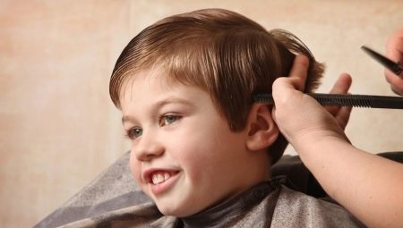 Naka-istilong hairstyles para sa mga batang lalaki sa paaralan