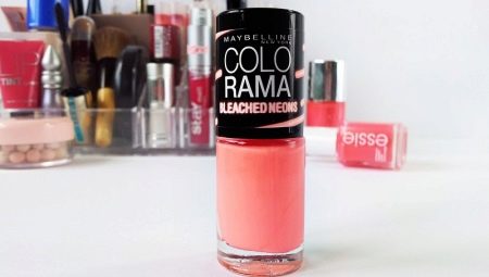 Mga tampok at kulay palette ng Colorama kuko polishes