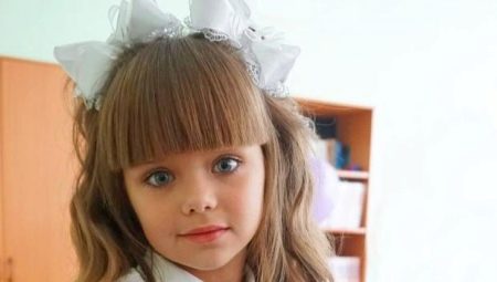 Hairstyles na may mga busog para sa mga batang babae