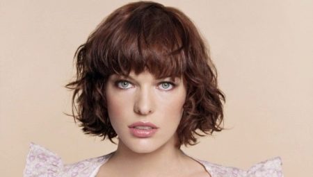 Shaggy haircut para sa maikling buhok