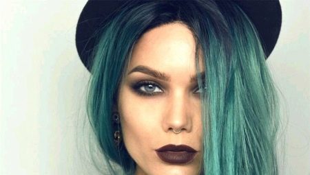 Nagtatampok ng hairstyle ang grunge