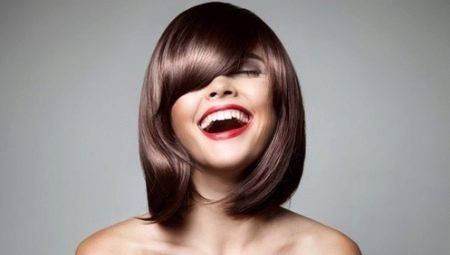 Mga haircuts na may bangs sa medium na buhok: iba't, lalo na ang pagpili at estilo