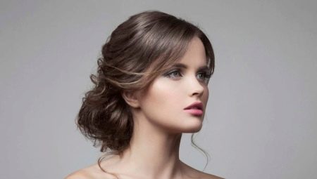 Paano gumawa ng hairstyle sa gabi gamit ang iyong sariling mga kamay?