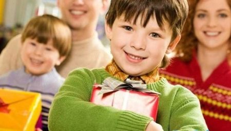 Mga regalo para sa mga first-graders boys noong Pebrero 23