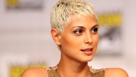 Hairstyles para sa maikling buhok: mga ideya at yugto ng paglikha
