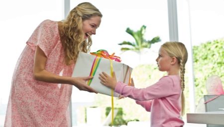 What can I give my mother for birthday?