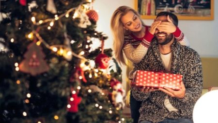 What to give her husband for the New Year?