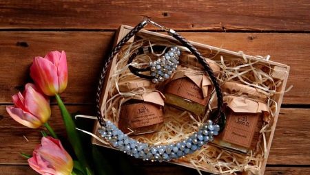 Mga ideya sa regalo ng korporasyon para sa Marso 8