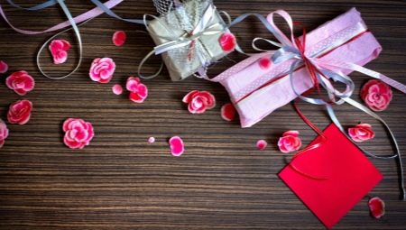Paano ako makakapag-pack ng mga regalo?