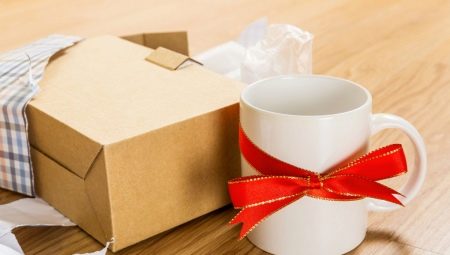 Paano pumili ng isang tabo bilang isang regalo?
