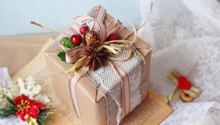 Mga Regalo para sa Bagong Taon: isang listahan ng mga unibersal at orihinal na mga ideya