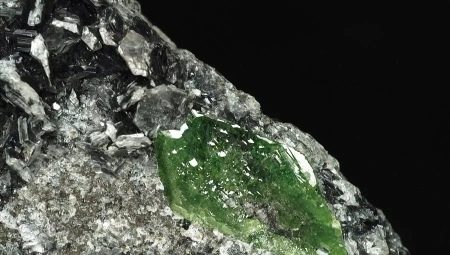 Titanite: paglalarawan at mga katangian