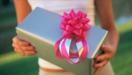 Orihinal na mga regalo para sa kaarawan ng isang kaibigan