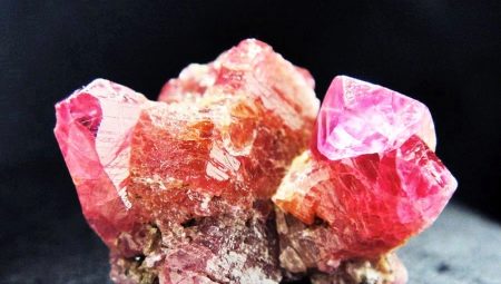 Corundum: kung ano ito, varieties, mga katangian at saklaw