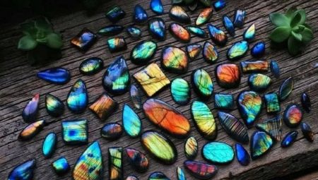 Labradorite: mga tampok at katangian