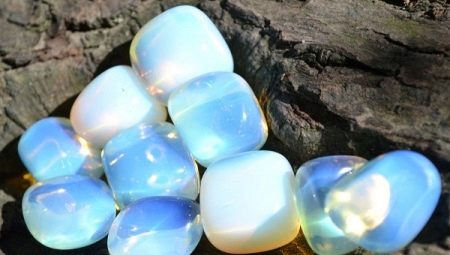 Moonstone: mga tampok, uri at paggamit