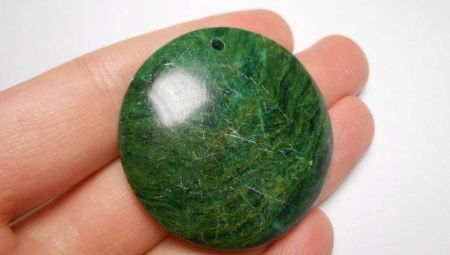 Nephrite: mga katangian, kulay, uri at paggamit