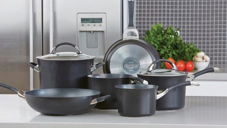 Cast iron pots: mga uri ng coverage, mga tampok ng pagpili at mga alituntunin ng pangangalaga