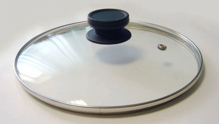 Types and criteria for the choice of covers for pans