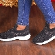 Mga sapatos na may mga rhinestones