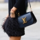 Mga branded clutches ng kababaihan