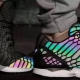 Mapang-reflective Sneakers