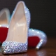 Mga sapatos na may mga rhinestones