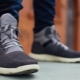 Mga sneaker