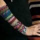 Bracelets mula sa thread