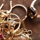 How to quickly and effectively clean the gold with stones?