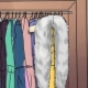 Paano linisin ang faux fur sa bahay?