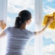 How to wash windows without stains at home?