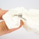 How to chstit white gold with diamonds?