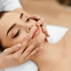 Nagtatampok ang facial massage ni Jacquet