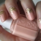 Beige manicure na may ginto: ang pinakamahusay na mga ideya at mga pagpipilian sa disenyo
