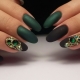 Black and green manicure: sunod sa moda at di-pangkaraniwang mga ideya sa disenyo